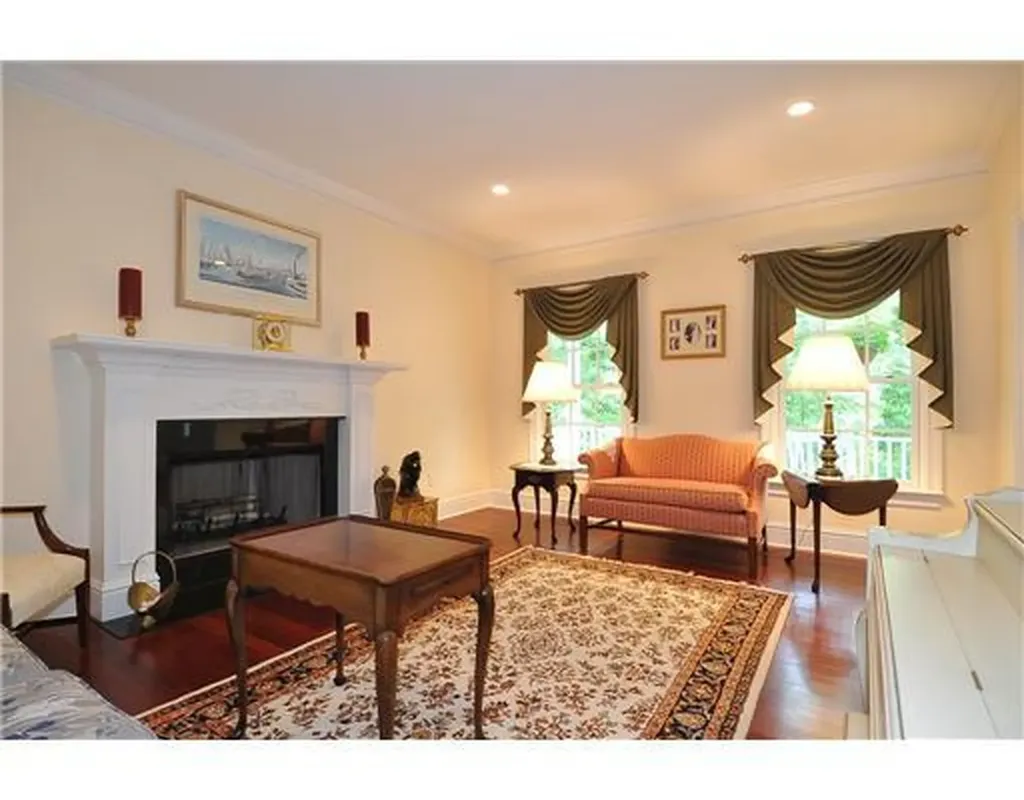 Cos Cob CT 06807