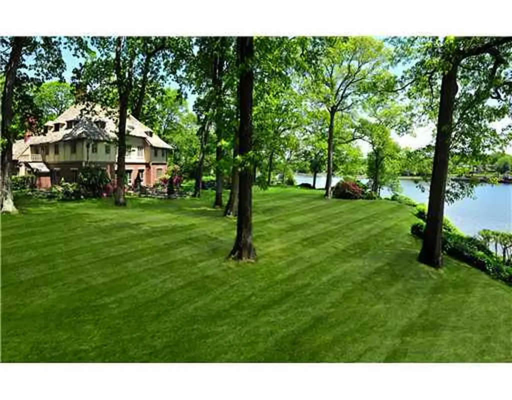 60 Oneida Drive Greenwich CT 06830