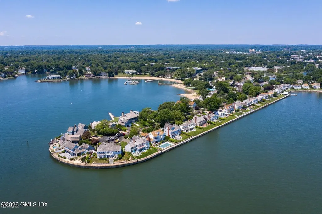 182 Dolphin Cove Quay Stamford CT 06902
