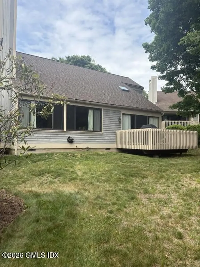 507 W Lyon Farm Drive Greenwich CT 06831