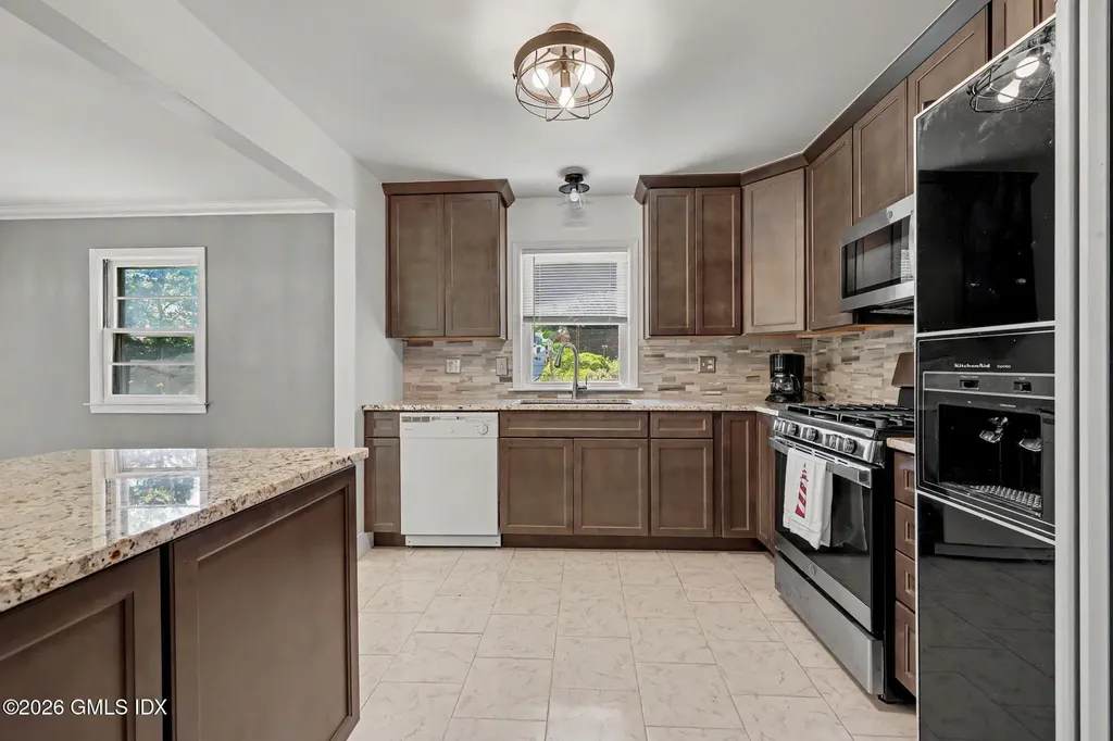 22 Nedley Lane Greenwich CT 06831