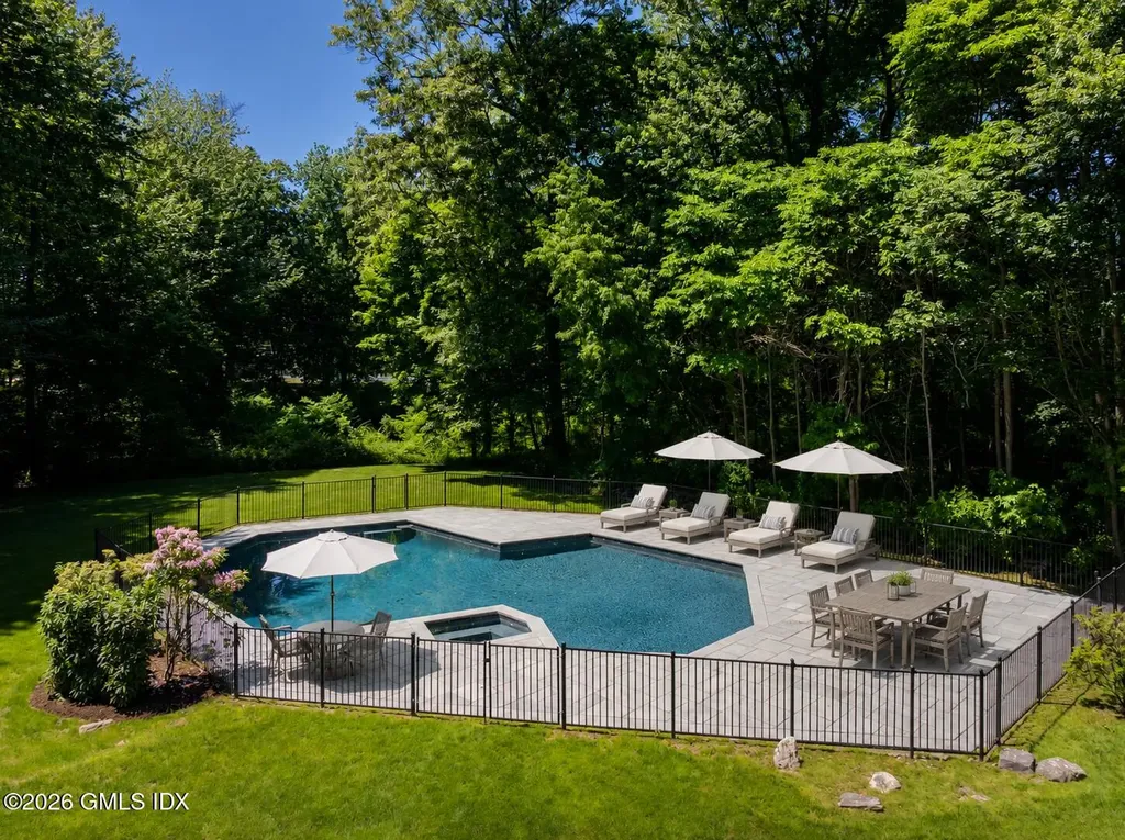 9 Paddock Drive Greenwich CT 06831
