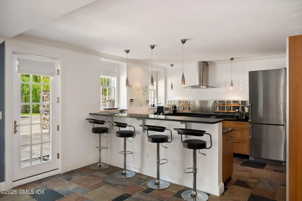64 Wallacks Drive Stamford CT 06902