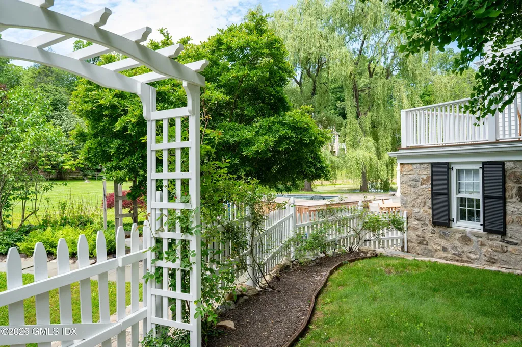 64 Wallacks Drive Stamford CT 06902