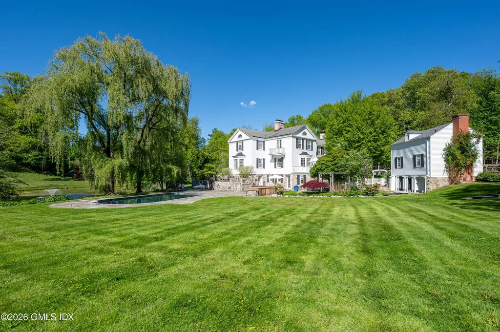 64 Wallacks Drive Stamford CT 06902