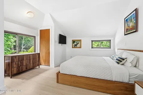 64 Wallacks Drive Stamford CT 06902