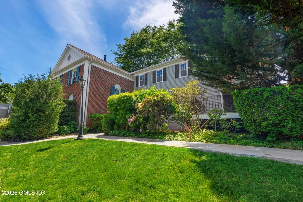 Greenwich CT, 14 Greenwich Hills Drive, Unit 14