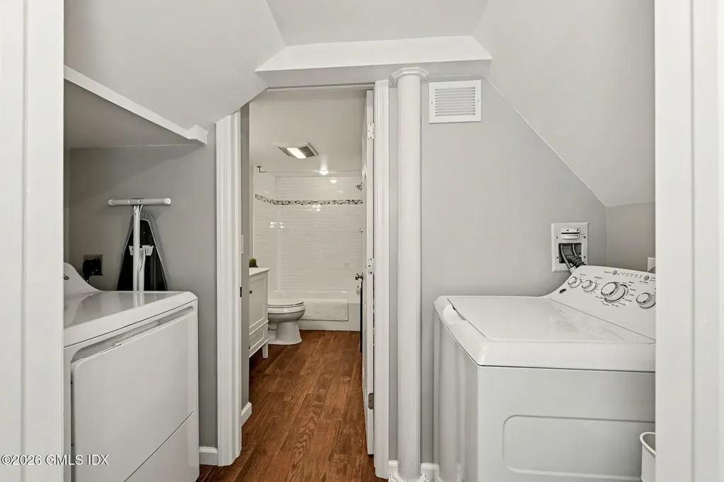 158 Courtland Hill Street Stamford CT 06906