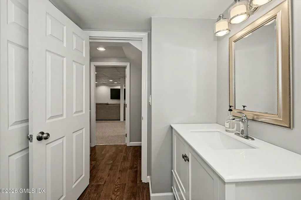 158 Courtland Hill Street Stamford CT 06906