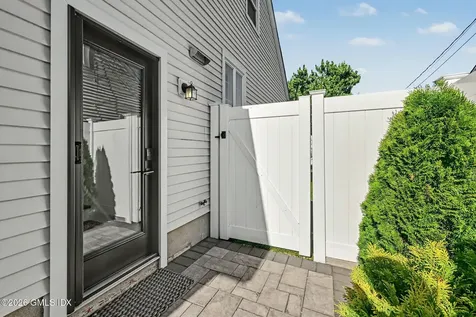 158 Courtland Hill Street Stamford CT 06906