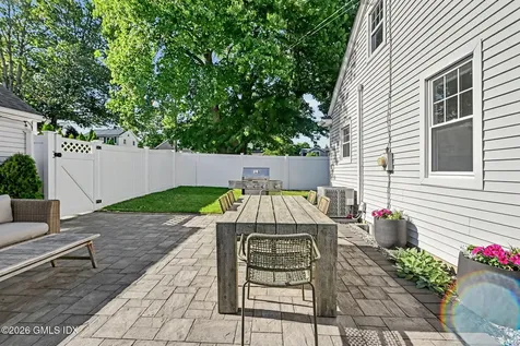 158 Courtland Hill Street Stamford CT 06906