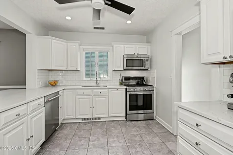 158 Courtland Hill Street Stamford CT 06906