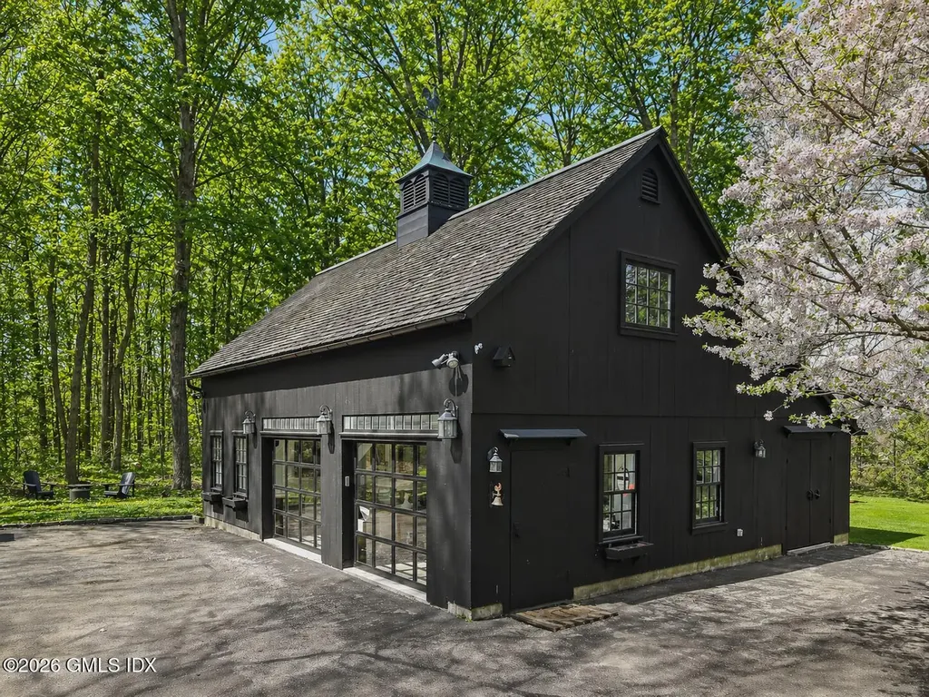 27 Locust Road Greenwich CT 06831
