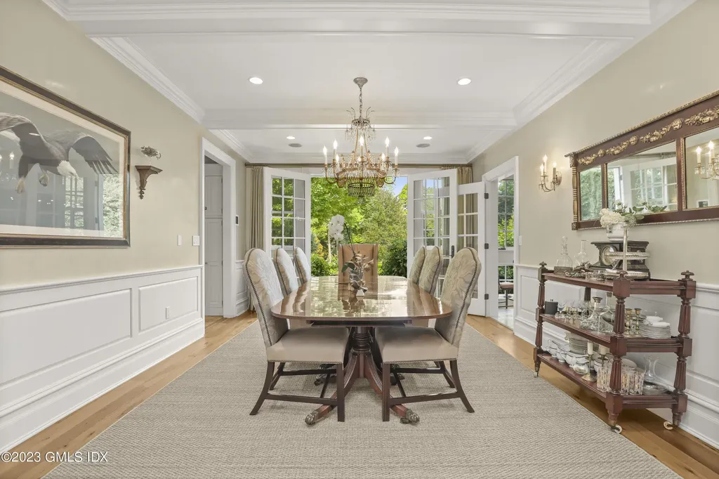 27 Locust Road Greenwich CT 06831
