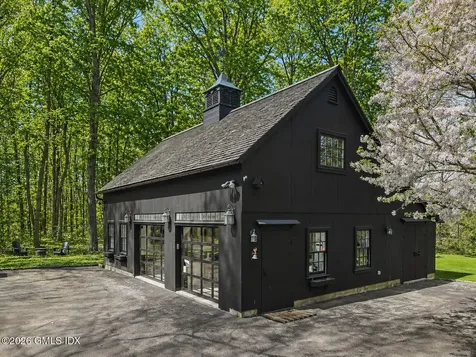 27 Locust Road Greenwich CT 06831