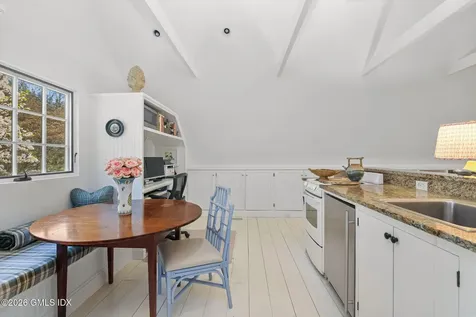 27 Locust Road Greenwich CT 06831