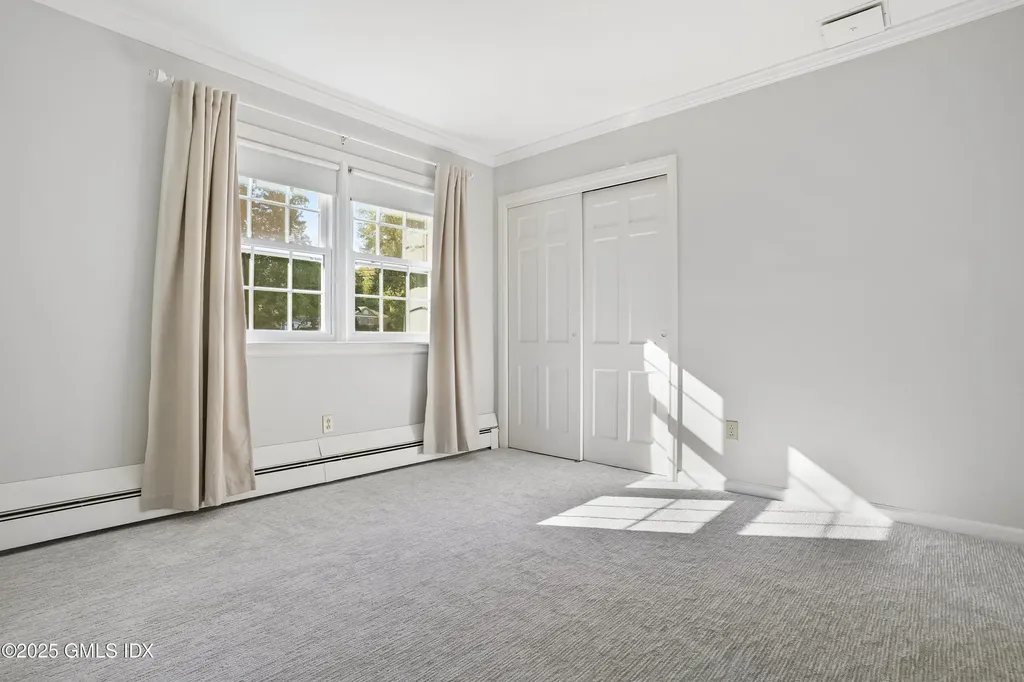 208 Thornridge Drive Stamford CT 06903