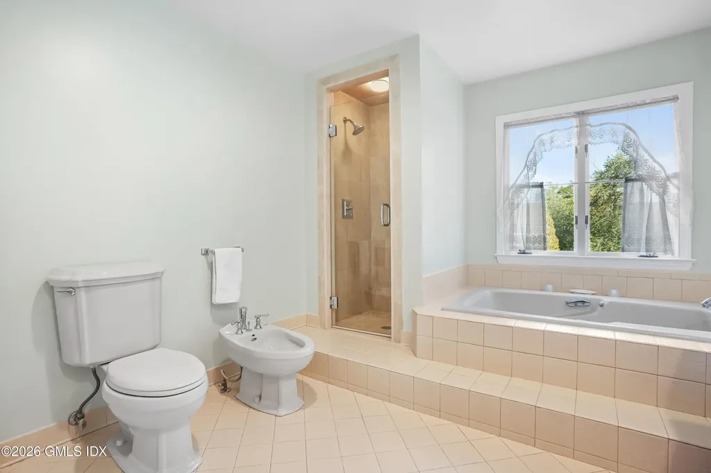 208 Thornridge Drive Stamford CT 06903