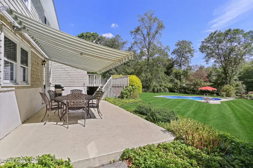 208 Thornridge Drive Stamford CT 06903