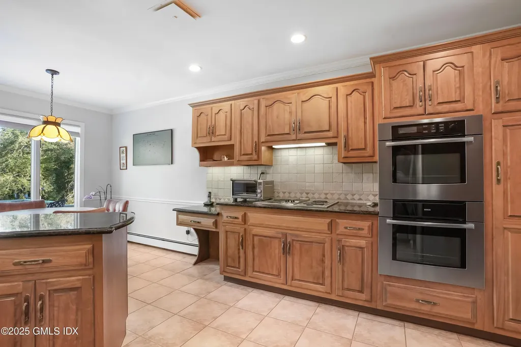 208 Thornridge Drive Stamford CT 06903