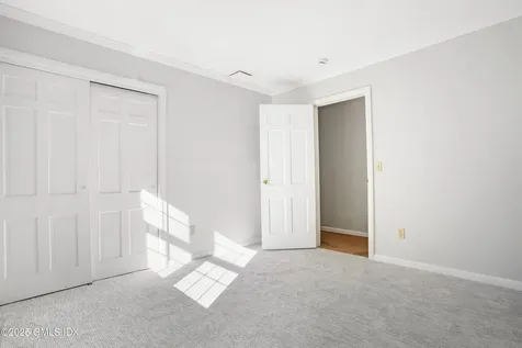 208 Thornridge Drive Stamford CT 06903
