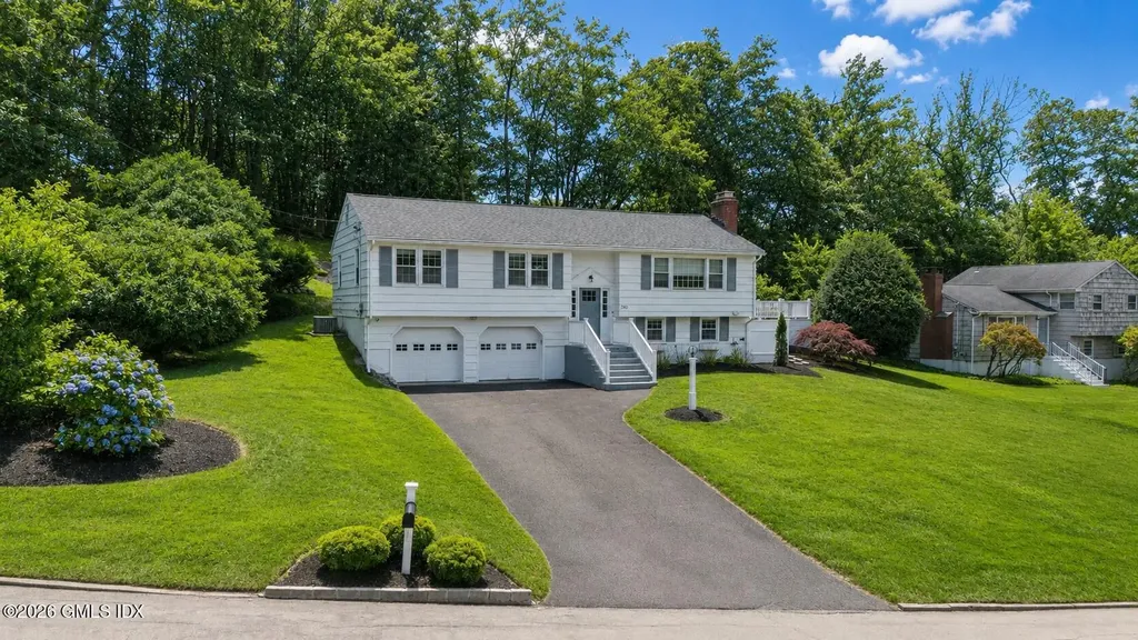 260 Weeping Willow Lane Fairfield CT 06825