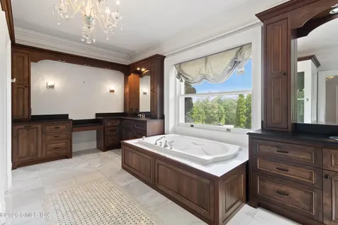 432 Field Point Road Greenwich CT 06830