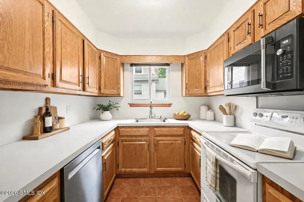 83 Columbus Place Stamford CT 06907