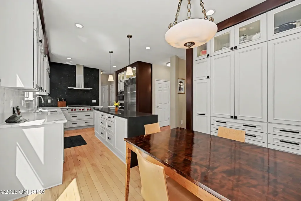 39 Glenville Street Greenwich CT 06831