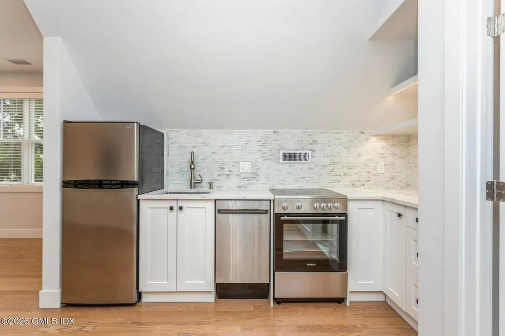 347 Delavan Avenue Greenwich CT 06830
