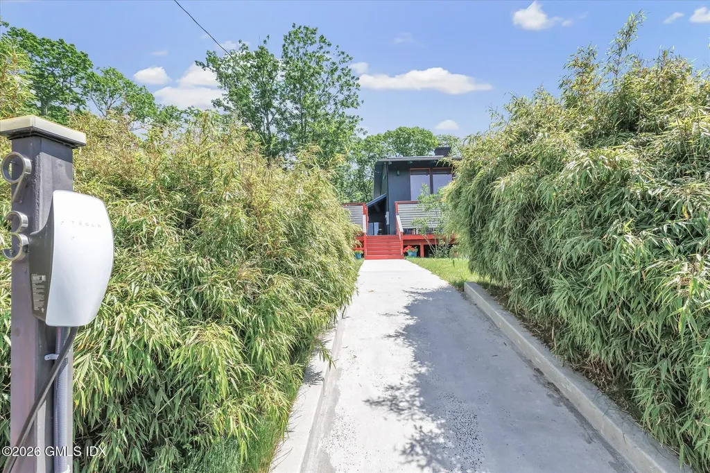 93 Carol Street Danbury CT 06810