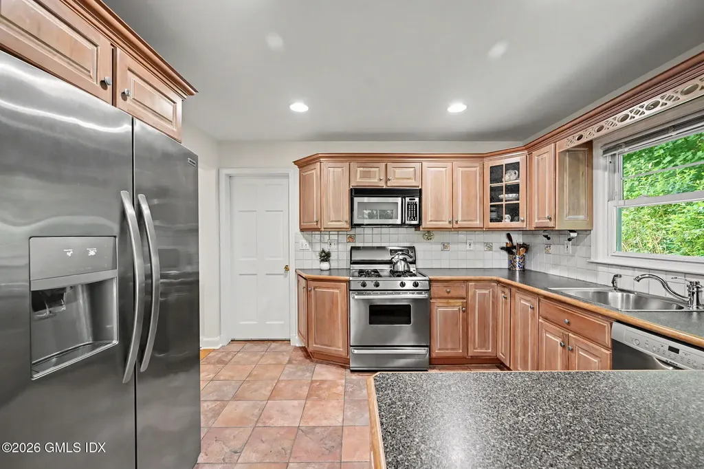 8 Ernel Drive Riverside CT 06878