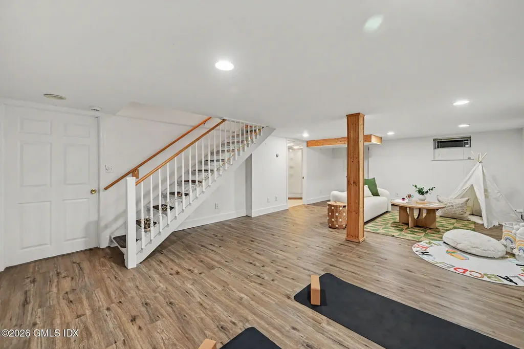 8 Ernel Drive Riverside CT 06878