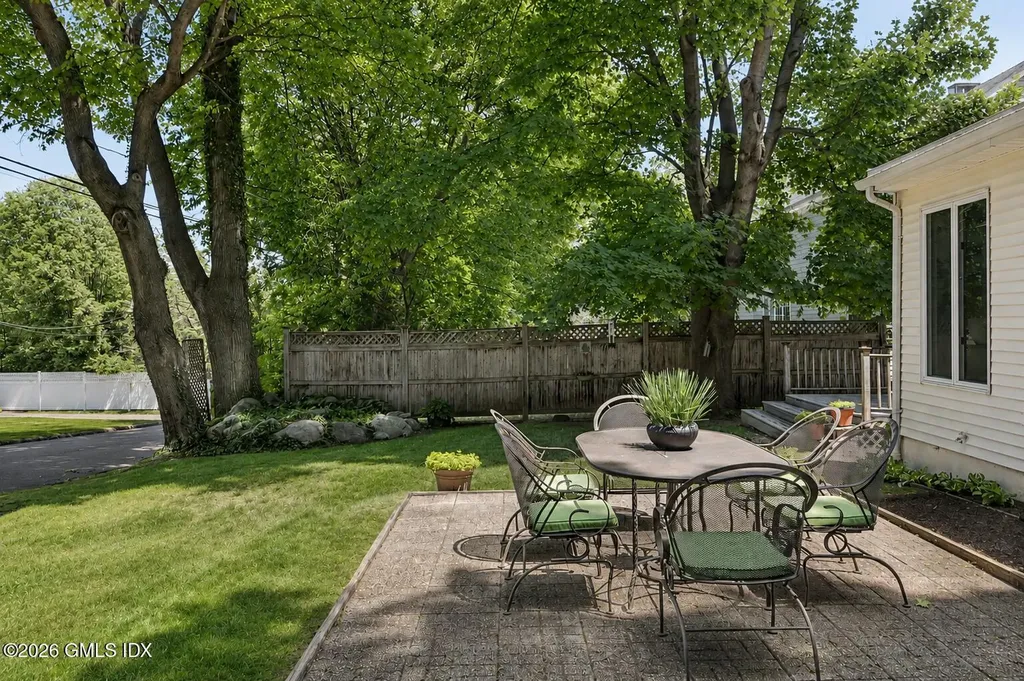 8 Ernel Drive Riverside CT 06878
