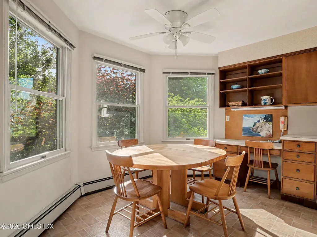24 Oval Avenue Riverside CT 06878