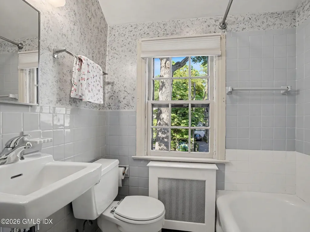 24 Oval Avenue Riverside CT 06878