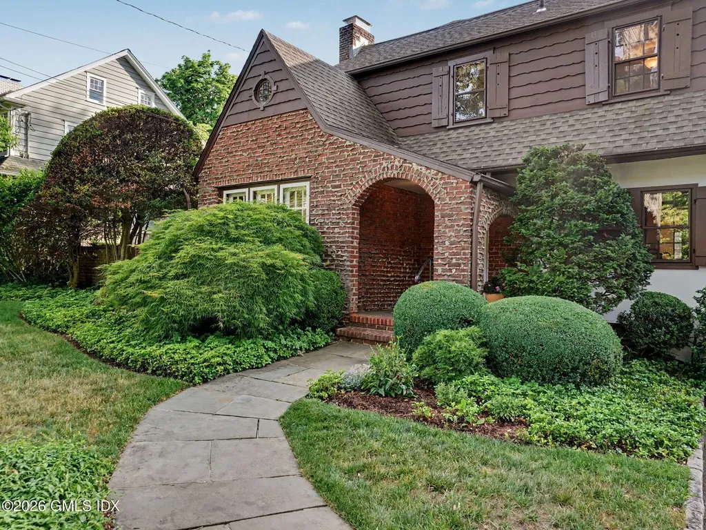 24 Oval Avenue Riverside CT 06878