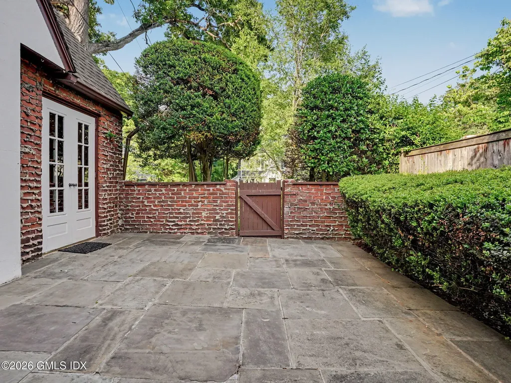 24 Oval Avenue Riverside CT 06878
