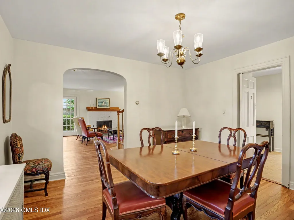 24 Oval Avenue Riverside CT 06878