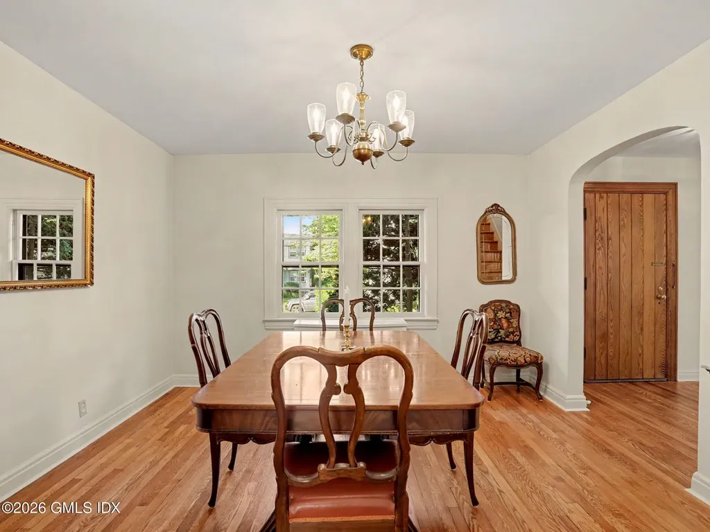 24 Oval Avenue Riverside CT 06878