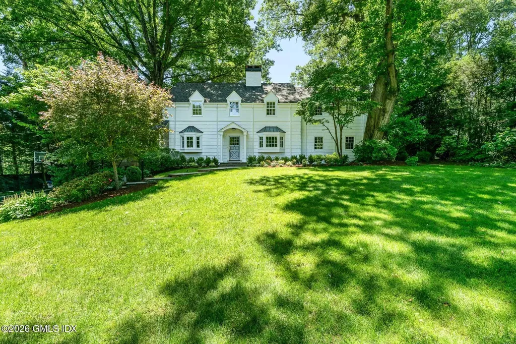 18 Owenoke Way Riverside CT 06878