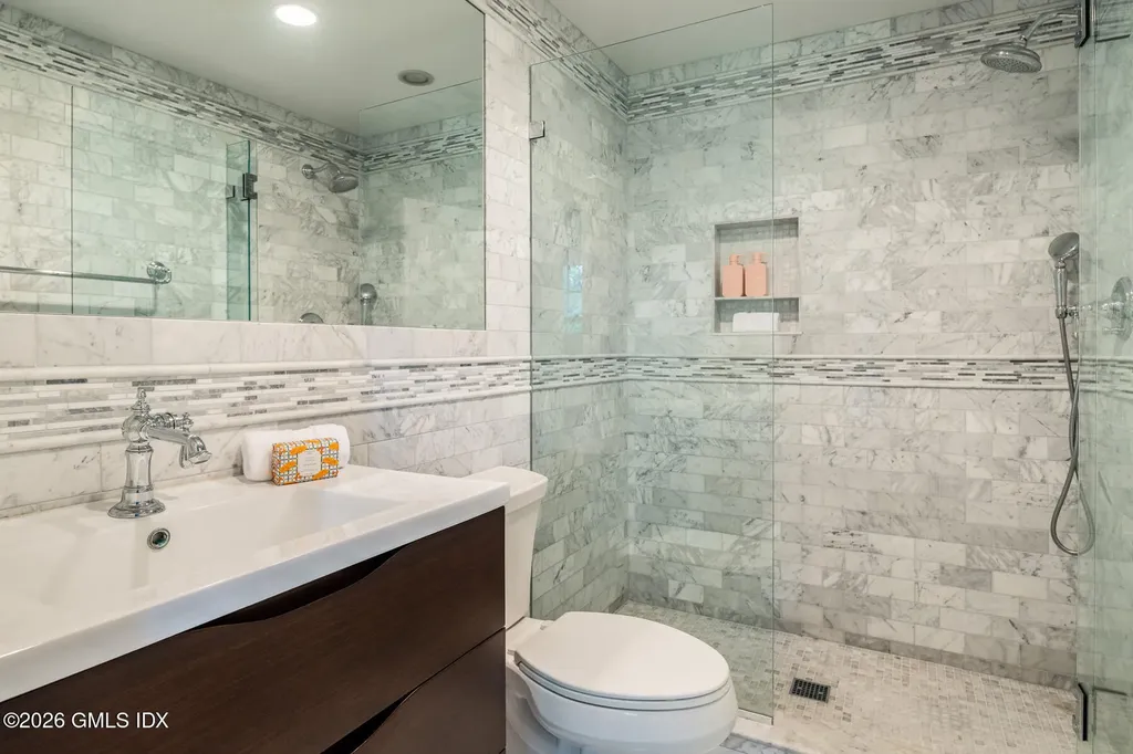 18 Owenoke Way Riverside CT 06878