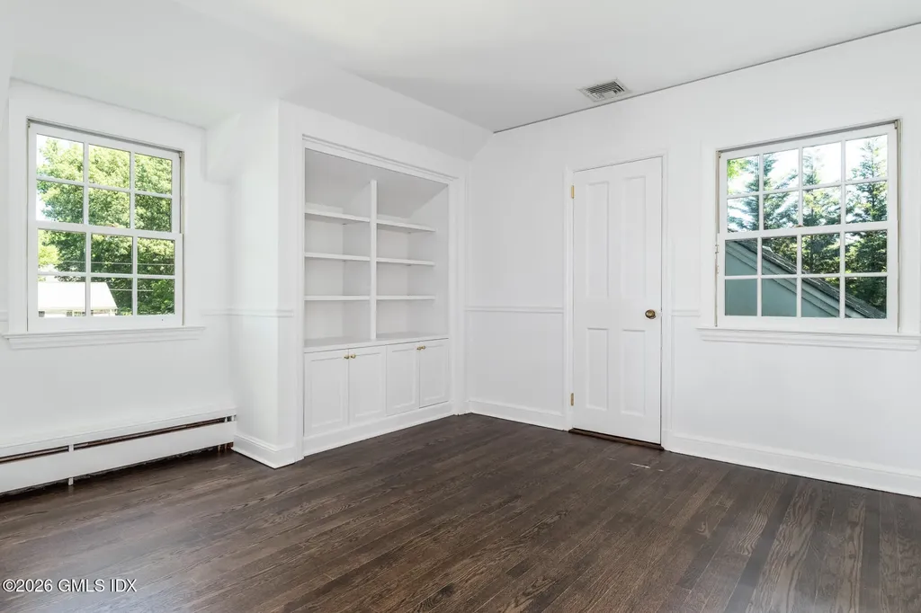 18 Owenoke Way Riverside CT 06878