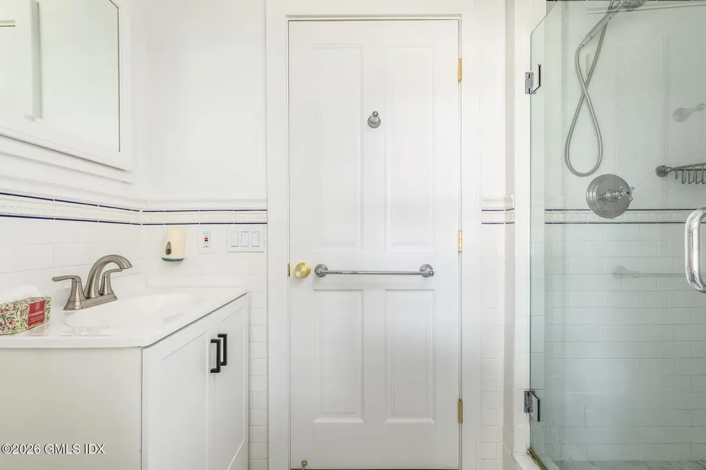 18 Owenoke Way Riverside CT 06878