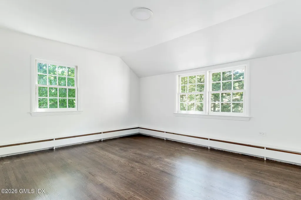 18 Owenoke Way Riverside CT 06878