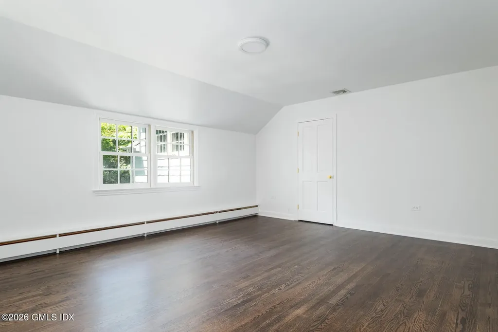 18 Owenoke Way Riverside CT 06878