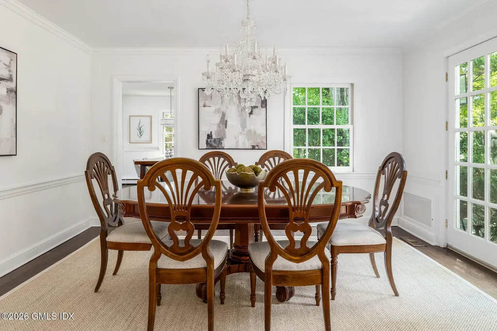18 Owenoke Way Riverside CT 06878