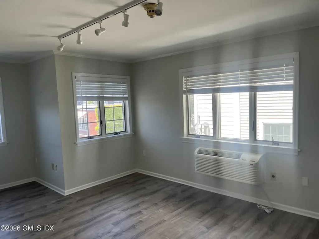 1081 E Putnam Avenue Riverside CT 06878