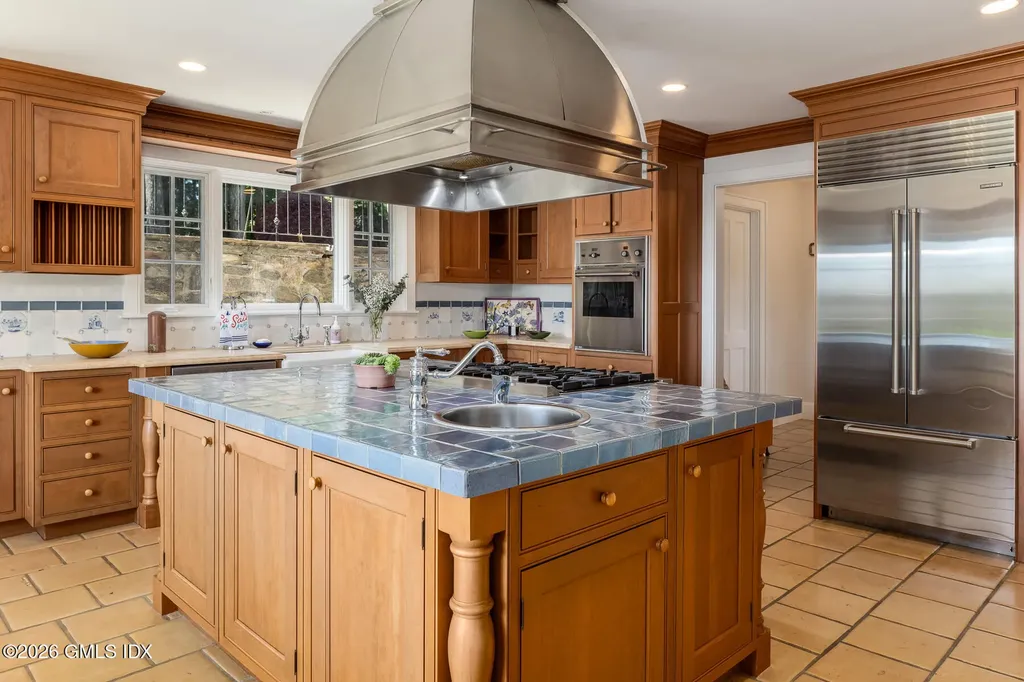 82 Arrowhead Way Darien CT 06820