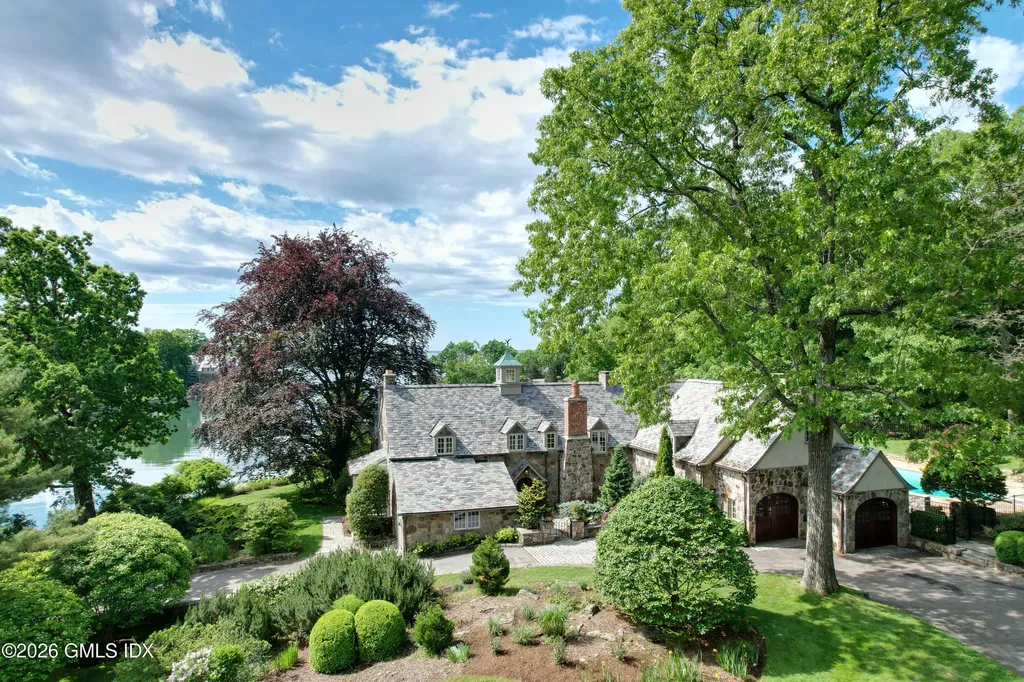 82 Arrowhead Way Darien CT 06820